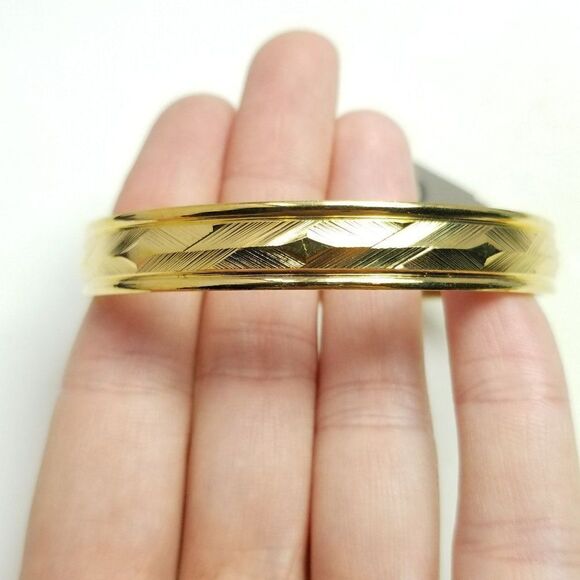 Vintage Monet Gold Tone Bangle Bracelet, Etched Design, Hang Tag, Estate - Picture 7 of 7